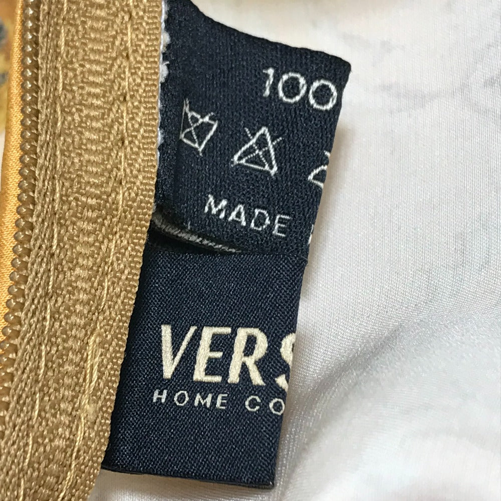 VERSACE 枕 ピロー メデューサ インテリア インテリア小物 雑貨 家具 クッション ポリエステル ユニセックス ライトオレンジ系