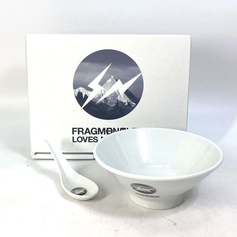 MONCLER fragmentdesign コラボ ラーメン鉢&れんげ セット インテリア 丼ぶり ノベルティ 非売品 スプーン 皿 食器 お皿 陶器 メンズ ホワイト - brandshop-reference