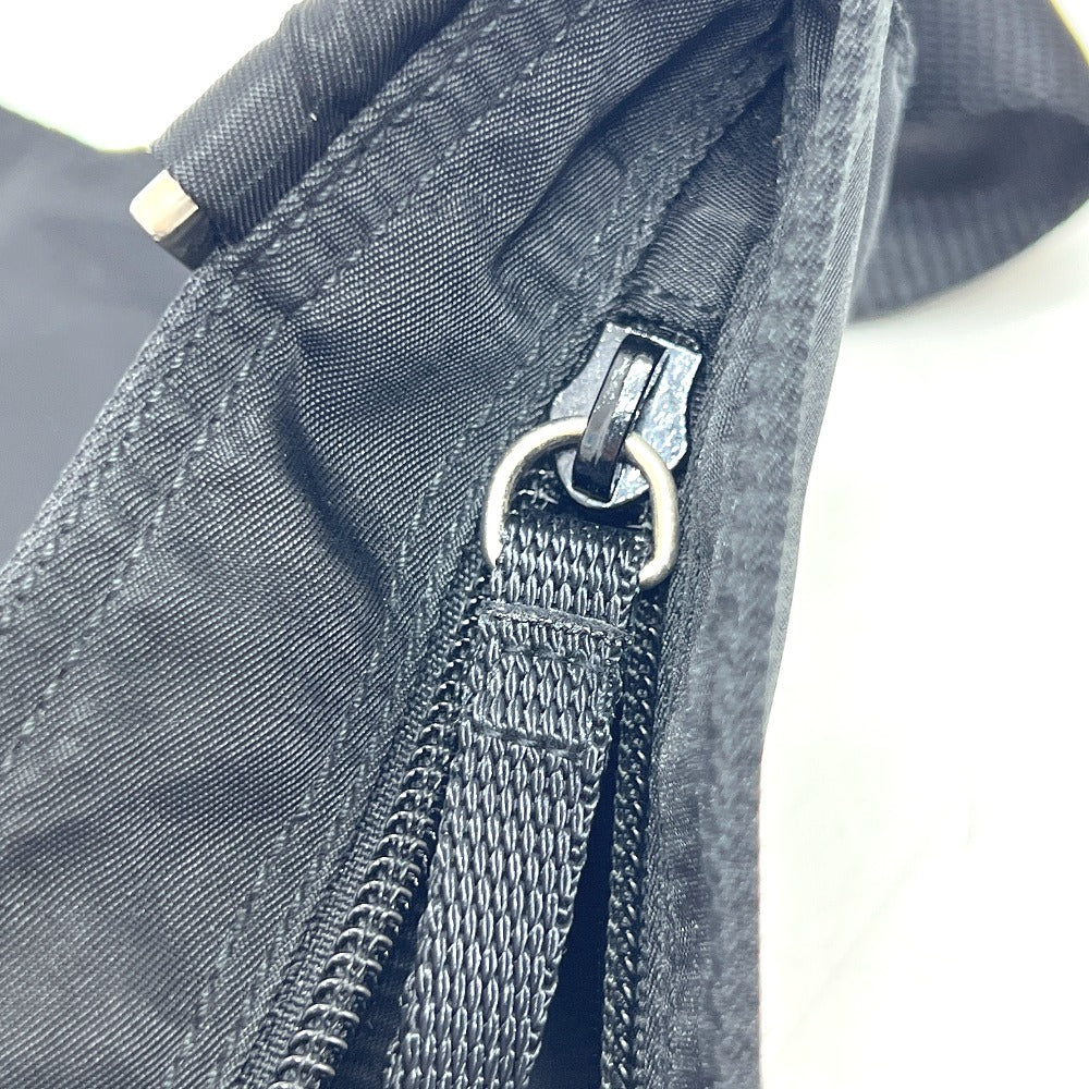 PRADA トライアングルプレート フラット カバン バッグ ショルダー ショルダーバッグ ナイロン ユニセックス ブラック