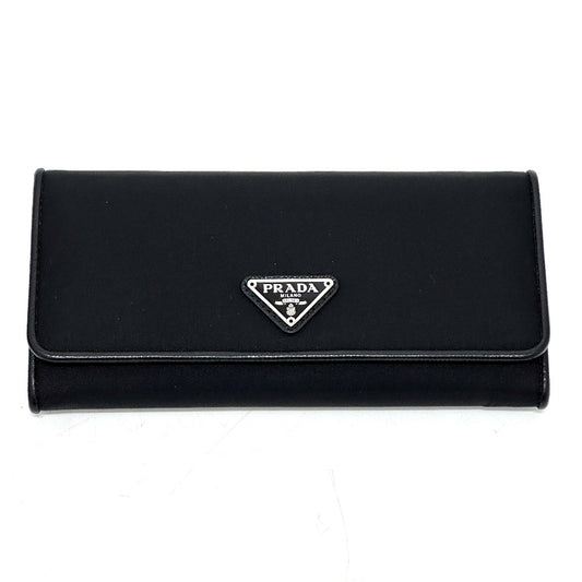 Prada 1mh132 Segitiga logo plat dompet dompet panjang dengan lulus kes flap dompet dompet nilon wanita hitam