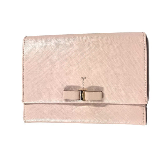 Salvatore Ferragamo Vara Ribbon Pouch/Flap Clutch Bag in Pink Leather with Strap