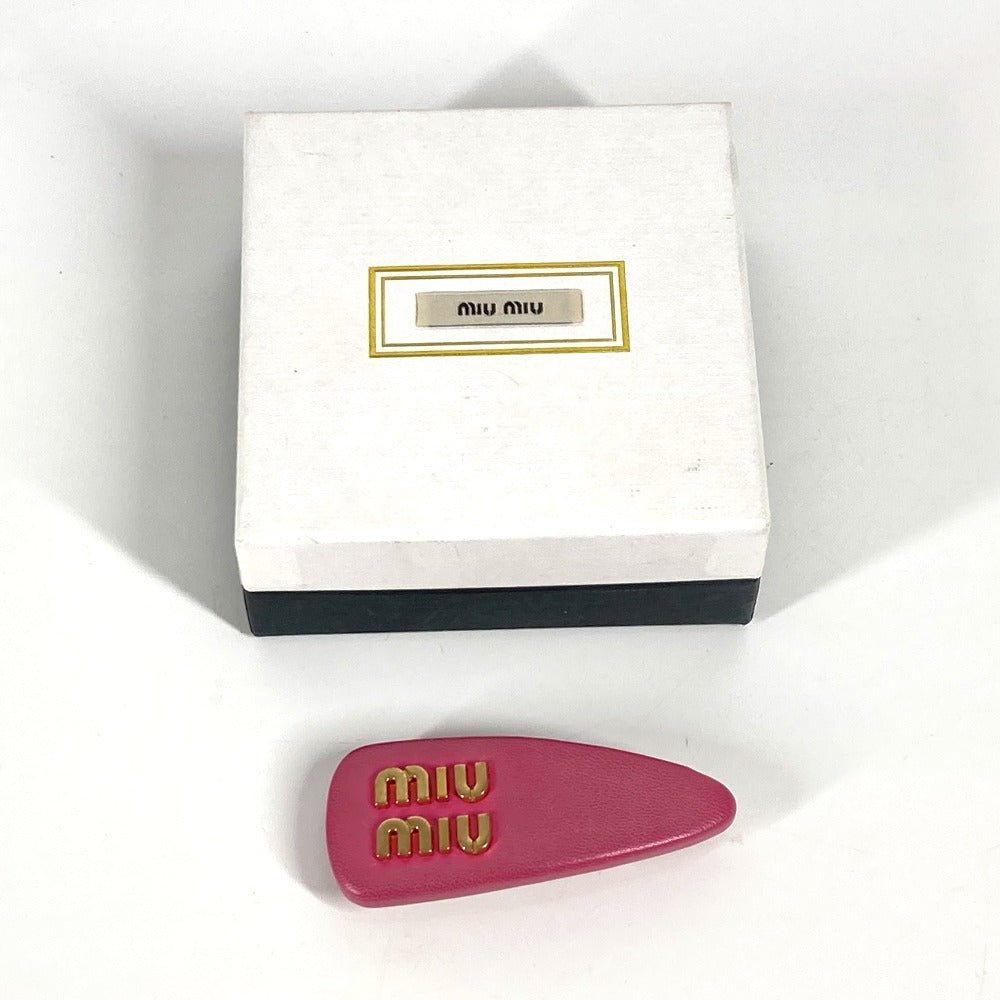 ที่หนีบผม MIUMIU โลโก้ หนัง สีชมพู สำหรับผู้หญิง