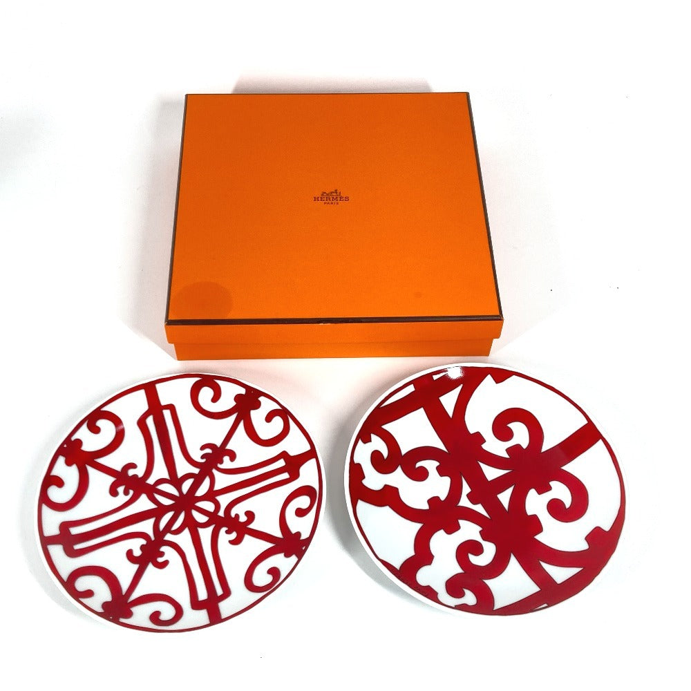HERMES Gadargivir Set (Pair) - 2 x 17cm Ceramic Plates, Unisex, White and Red
