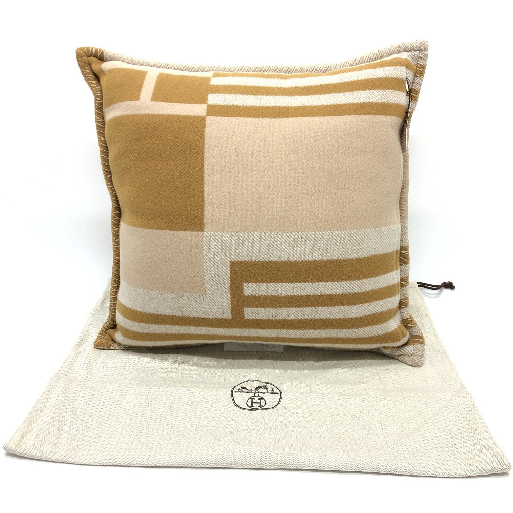HERMES Itaq Cushion, Wool/Cashmere, Unisex, Beige