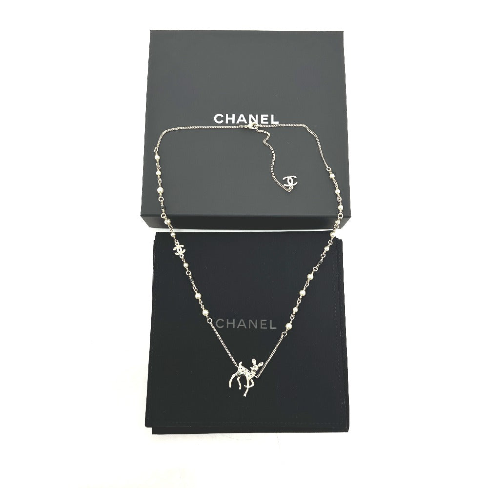 CHANEL G26 Bambi Faux Pearl Necklace in Gold