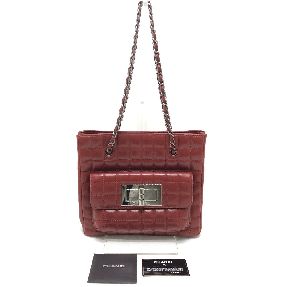 CHANEL Chocobar 2.55 Chain Shoulder Bag/Tote Bag in Lambskin, Red