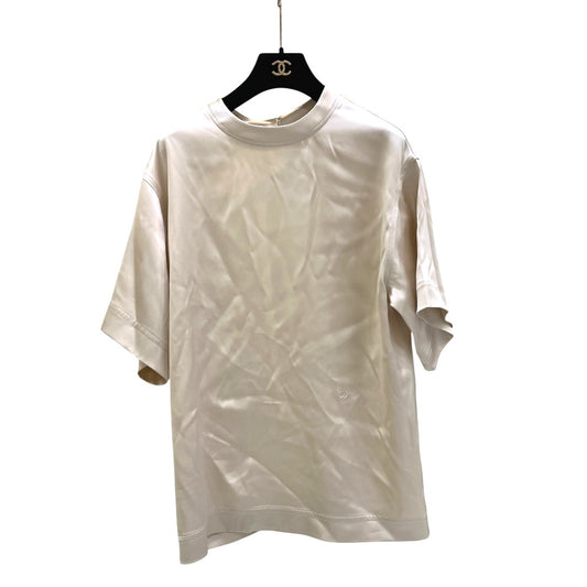 CHANEL P81926 Spring/Summer 2026 Short-sleeved top apparel tops short sleeves Short sleeve shirt Silk satin White sugar White Used