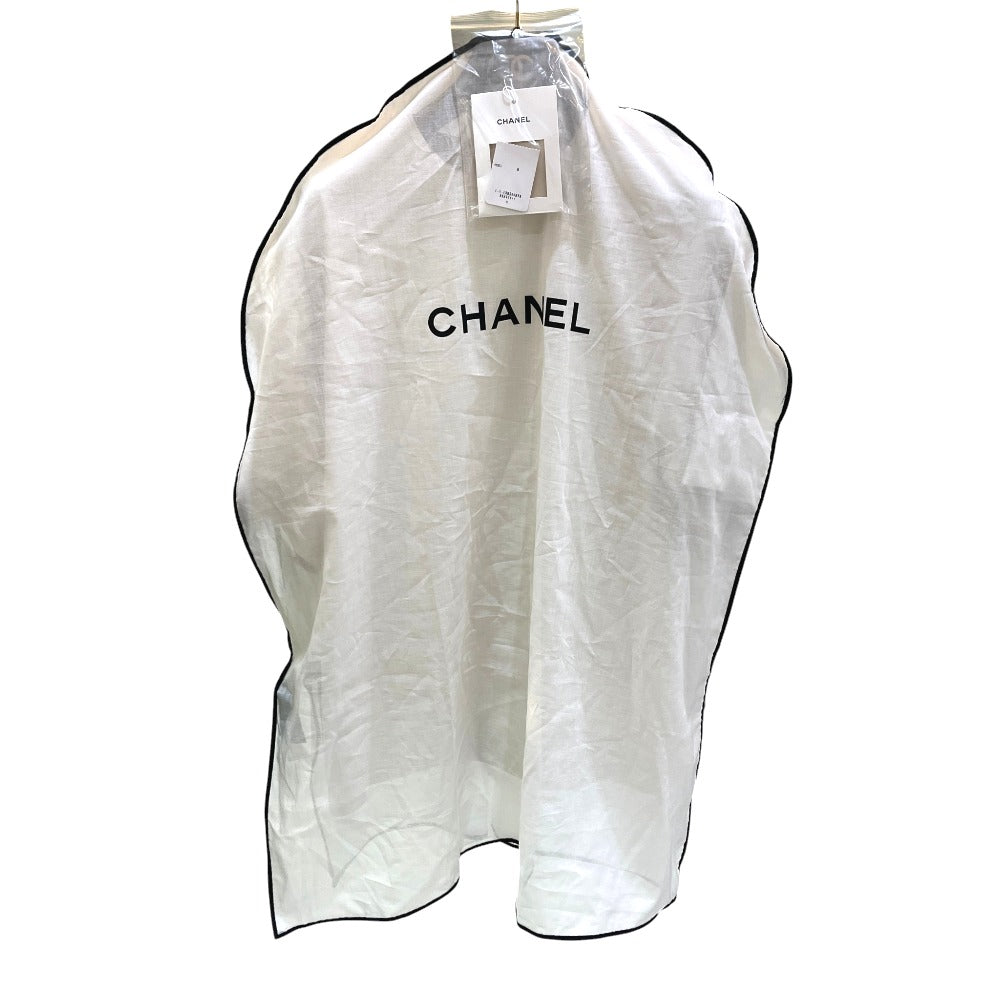 CHANEL P81926 Spring/Summer 2026 Short-sleeved top apparel tops short sleeves Short sleeve shirt Silk satin White sugar White Used