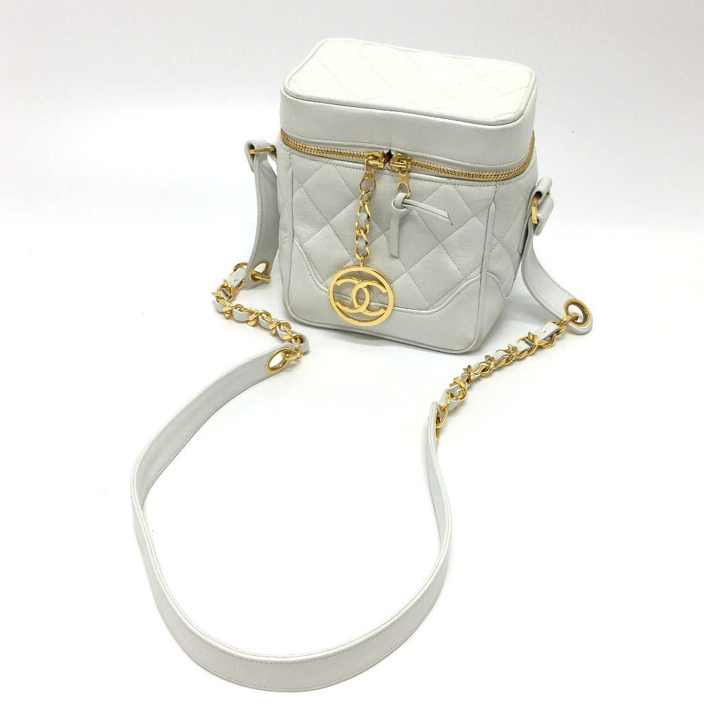 CHANEL CC ココマーク マトラッセ バニティ ショルダーバッグ ラムスキン レディース ホワイト