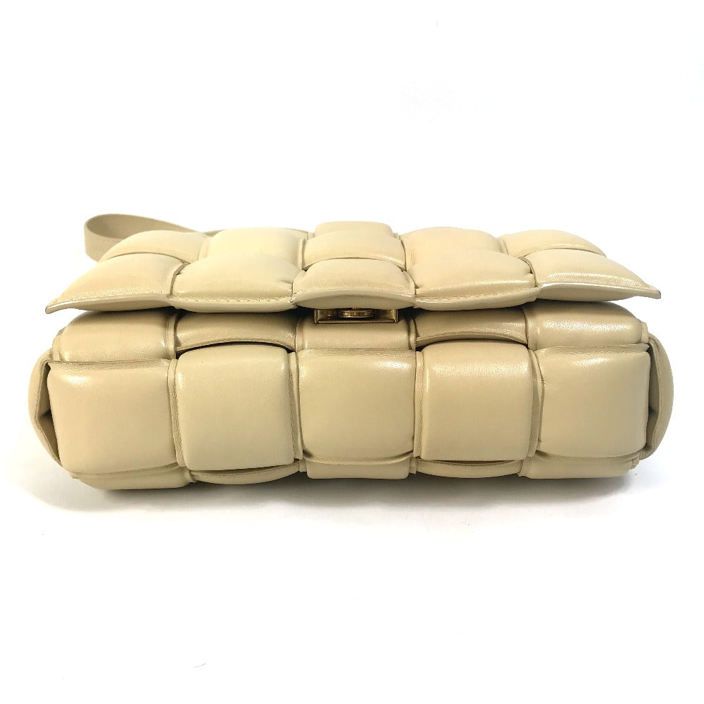 BOTTEGA VENETA 717506 パデッド カセット カバン ショルダーバッグ レザー レディース ベージュ