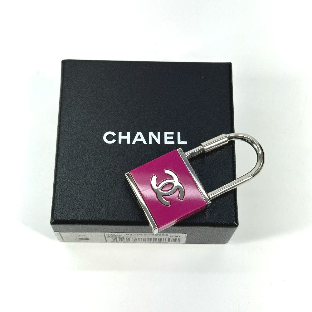 CHANEL 02C CC ココマーク ロゴ 鍵 KEY型 チャーム メタル レディース ピンク