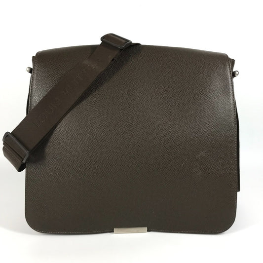 LOUIS VUITTON M30148 タイガ ヴィクトール 斜め掛け フラップ メッセンジャーバッグ カバン ショルダーバッグ タイガレザー ユニセックス グリズリ ブラウン