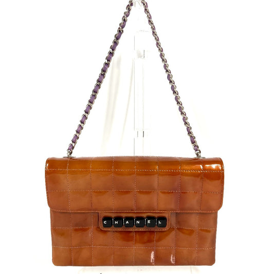 CHANEL チョコバー ロゴ ピアノバッグ ハンドバッグ カバン チェーン フラップ アクセサリーポーチ ショルダーバッグ エナメル レディース ブラウン