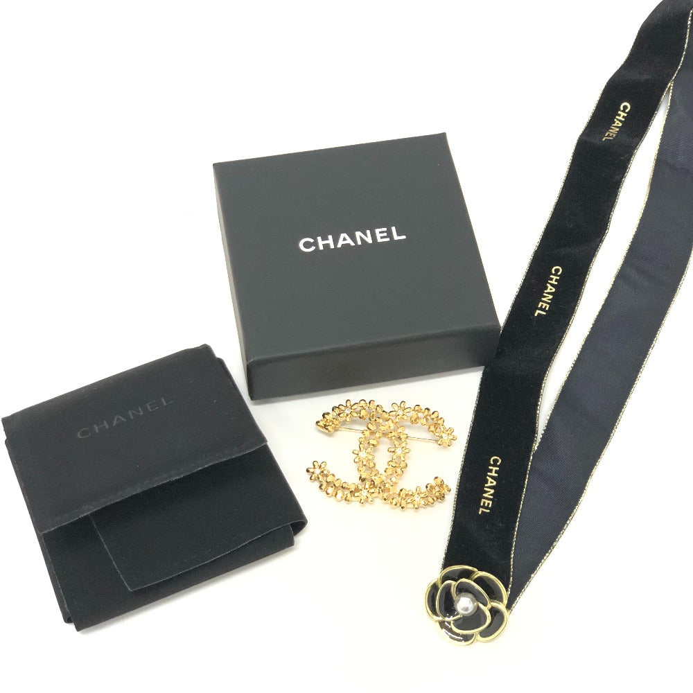 CHANEL 23A CC Coco Mark Flower Rhinestone Accessory Corsage Brooch Metal Women's Gold