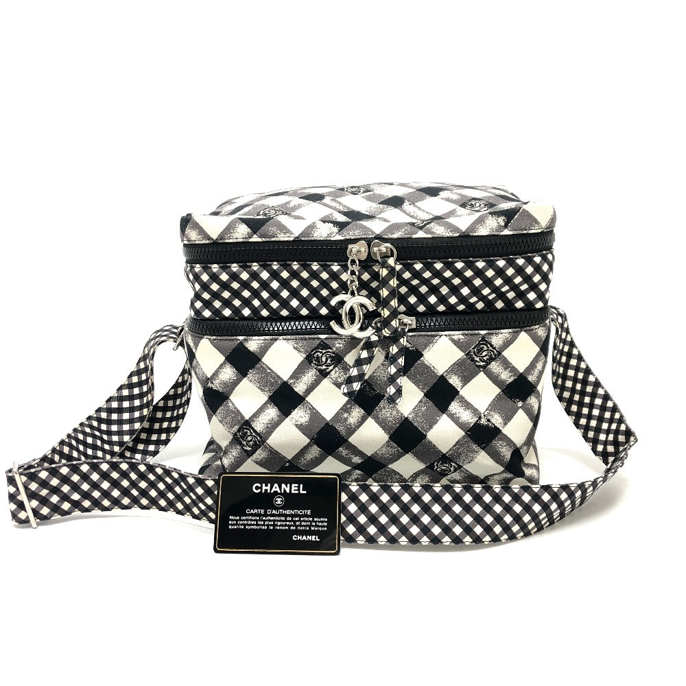 CHANEL チェック ココマーク クーラーバッグ 保冷バッグ カバン ショルダーバッグ キャンバス レディース ホワイト