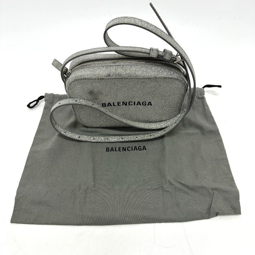 BALENCIAGA 552372 ロゴ エブリデイ カメラバッグ カバン XSサイズ ショルダーバッグ レザー レディース シルバー