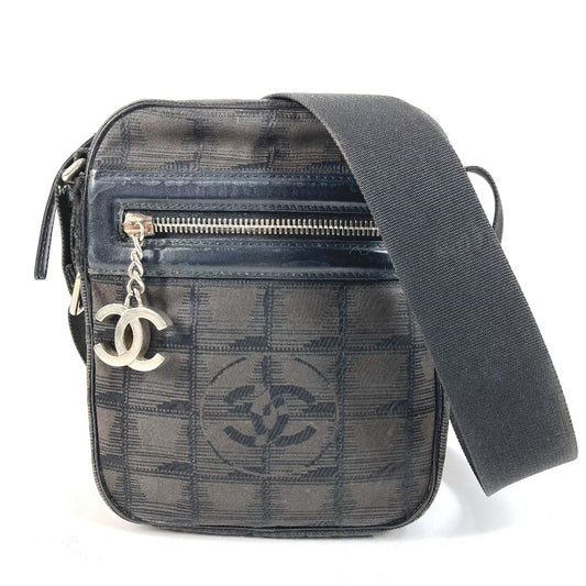 CHANEL A30913 ニュートラベルライン ポシェット CC ココマーク ロゴ カバン 斜め掛け ショルダーバッグ ナイロンキャンバス レディース ブラック