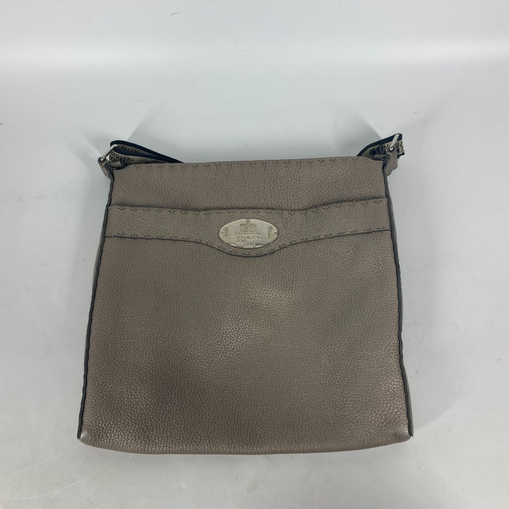 FENDI セレリア カバン 斜め掛け ショルダーバッグ レザー レディース ベージュ系