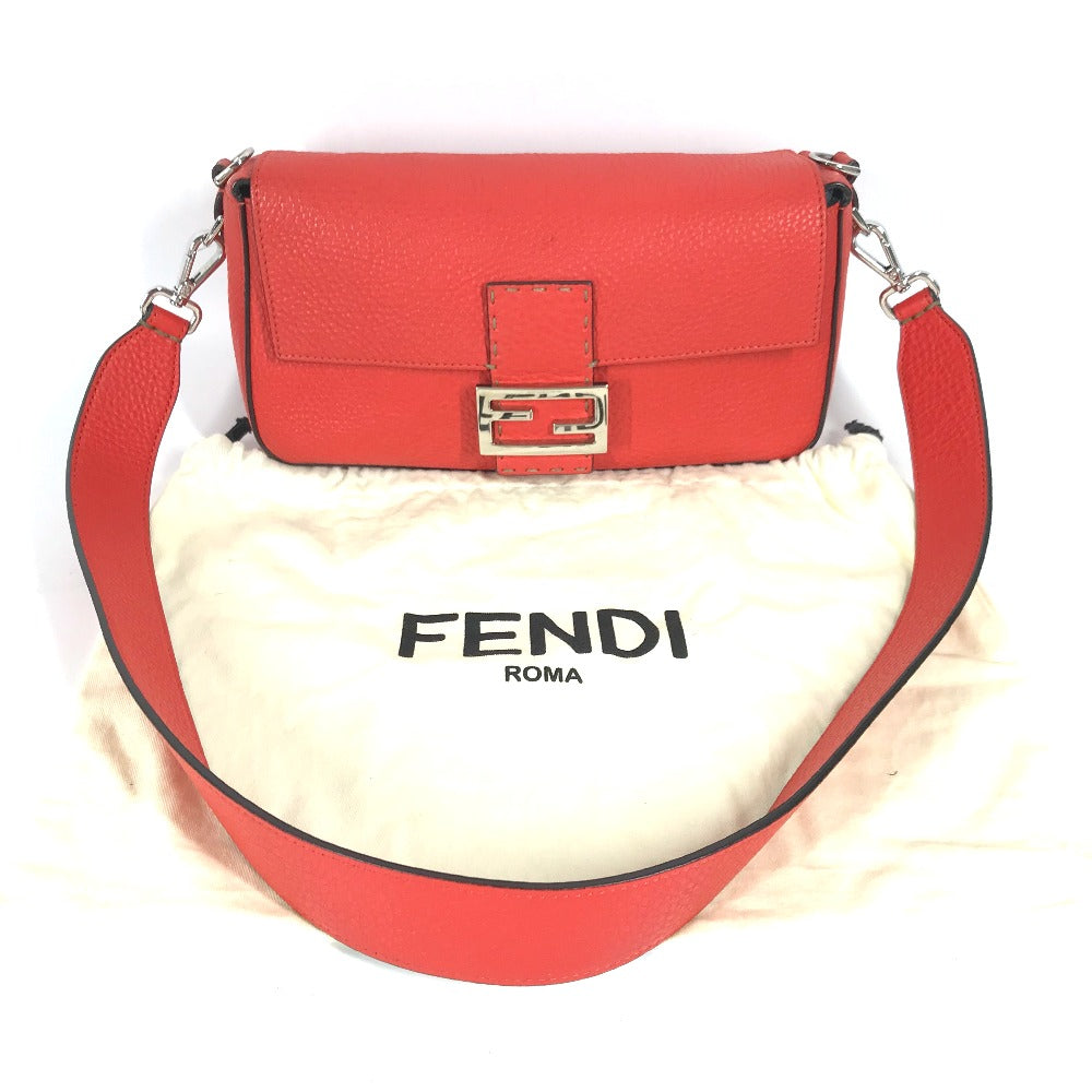 FENDI Mamma Bucket Selleria Shoulder Bag in Red Leather for Women