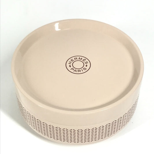 HERMES Boudoir PM, a lacquer interior ornament, suitable for decorative objects and trinket boxes. Unisex, pink.