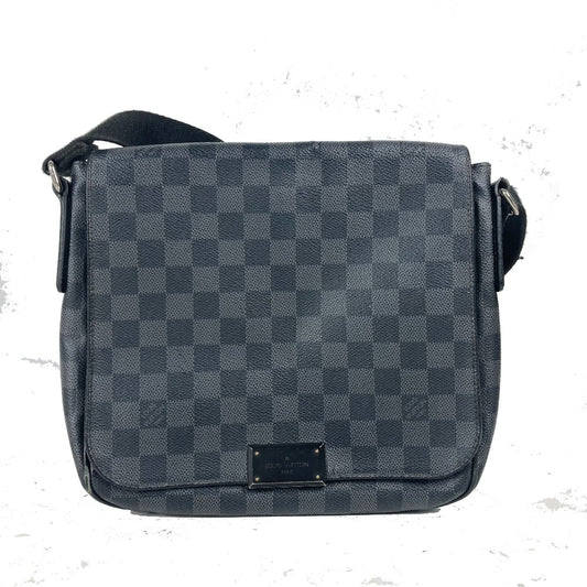 LOUIS VUITTON N41260 ダミエグラフィット ディストリクトPM 斜め掛け 肩掛け フラップ ショルダーバッグ ダミエグラフィットキャンバス メンズ ブラック