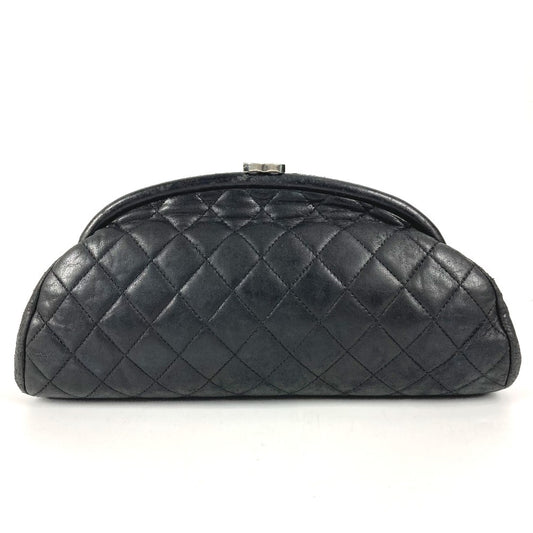 CHANEL CC โคโค่มาร์ค กระเป๋าถือทรงปากกาเหล็ก บุลาย ตกแต่งโลโก้ คลัตช์ หนัง สำหรับผู้หญิง สีดำ