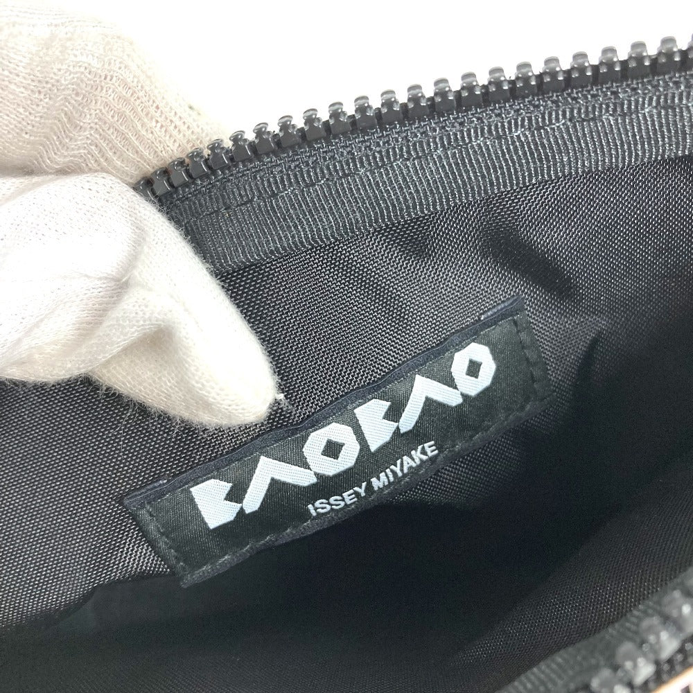 ISSEY MIYAKE BAOBAO กระเป๋าเครื่องสำอาง กระเป๋าใส่เครื่องสำอาง กระเป๋าคลัตช์ กระเป๋าอเนกประสงค์ PVC สีขาว unisex