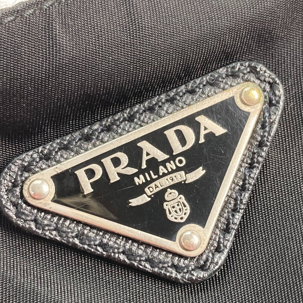 PRADA 斜め掛け ポシェット カバン トライアングルロゴ 三角ロゴ プレート フラット ショルダーバッグ ナイロン レディース