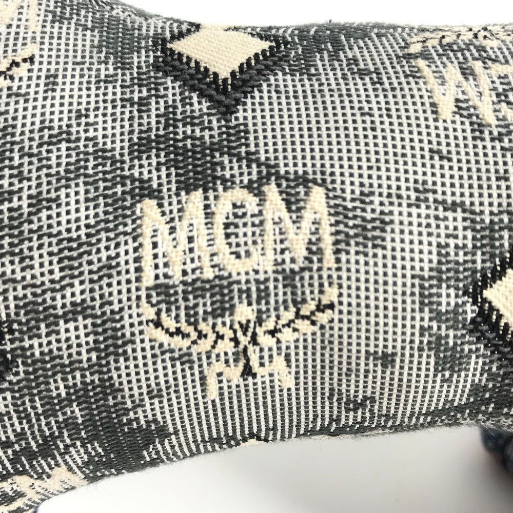 MCM スタッズ 首輪 ロゴ 犬 ドッグ 人形 インテリア スタッズ ぬいぐるみ キャンバス ユニセックス マルチカラー - brandshop-reference