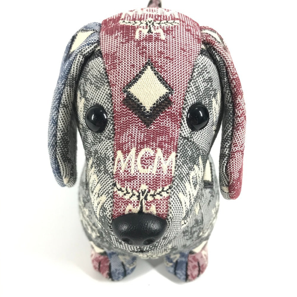 MCM スタッズ 首輪 ロゴ 犬 ドッグ 人形 インテリア スタッズ ぬいぐるみ キャンバス ユニセックス マルチカラー - brandshop-reference