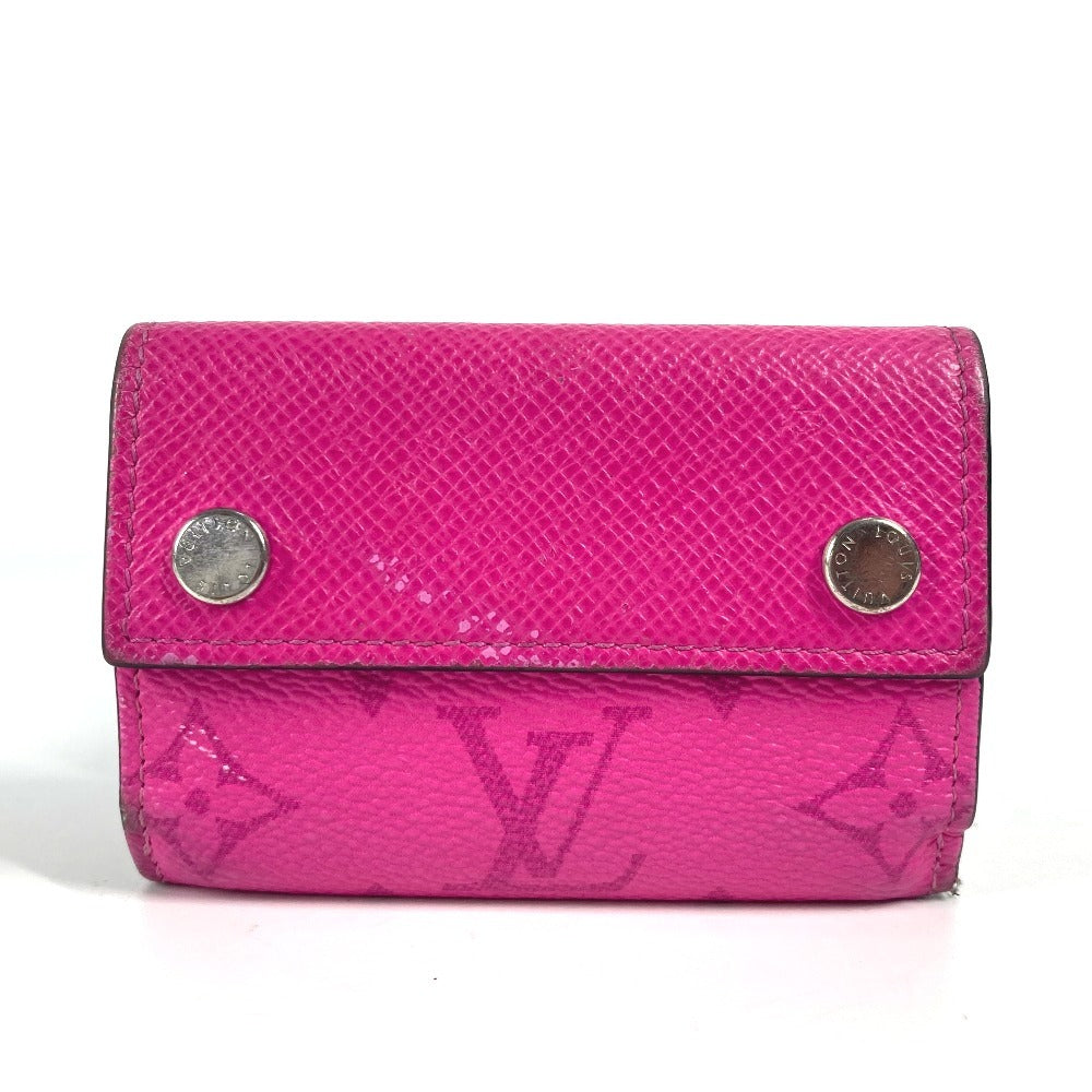 LOUIS VUITTON M30773 Taigarama Discovery Compact Wallet กระเป๋าสตางค์แบบพับ 3 ทบ หนัง Taiga สีบานเย็น ชมพู สำหรับผู้หญิง