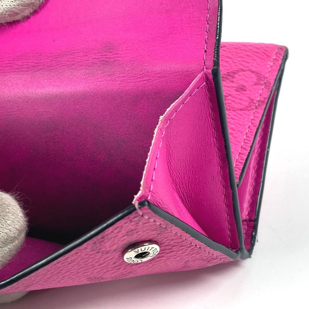LOUIS VUITTON M30773 Taigarama Discovery Compact Wallet กระเป๋าสตางค์แบบพับ 3 ทบ หนัง Taiga สีบานเย็น ชมพู สำหรับผู้หญิง