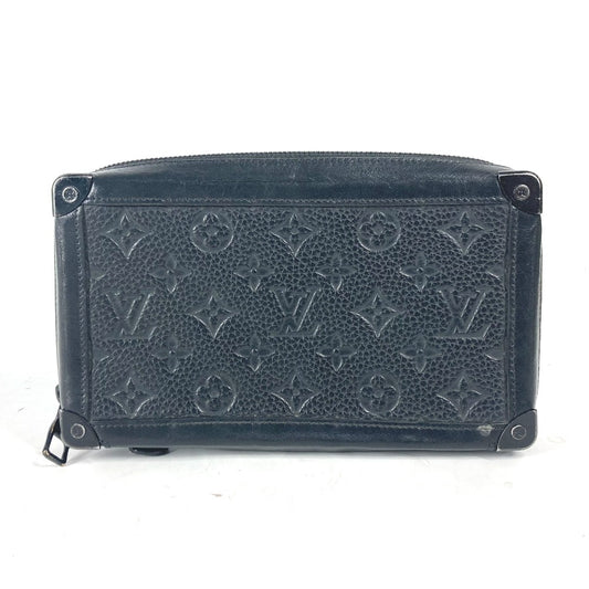 LOUIS VUITTON M68986 กระเป๋าคลัทช์ Monogram Soft Trunk กระเป๋าสตางค์แบบยาว กระเป๋าเพาช์ กระเป๋าคลัทช์ หนัง Taurillon สีดำ unisex