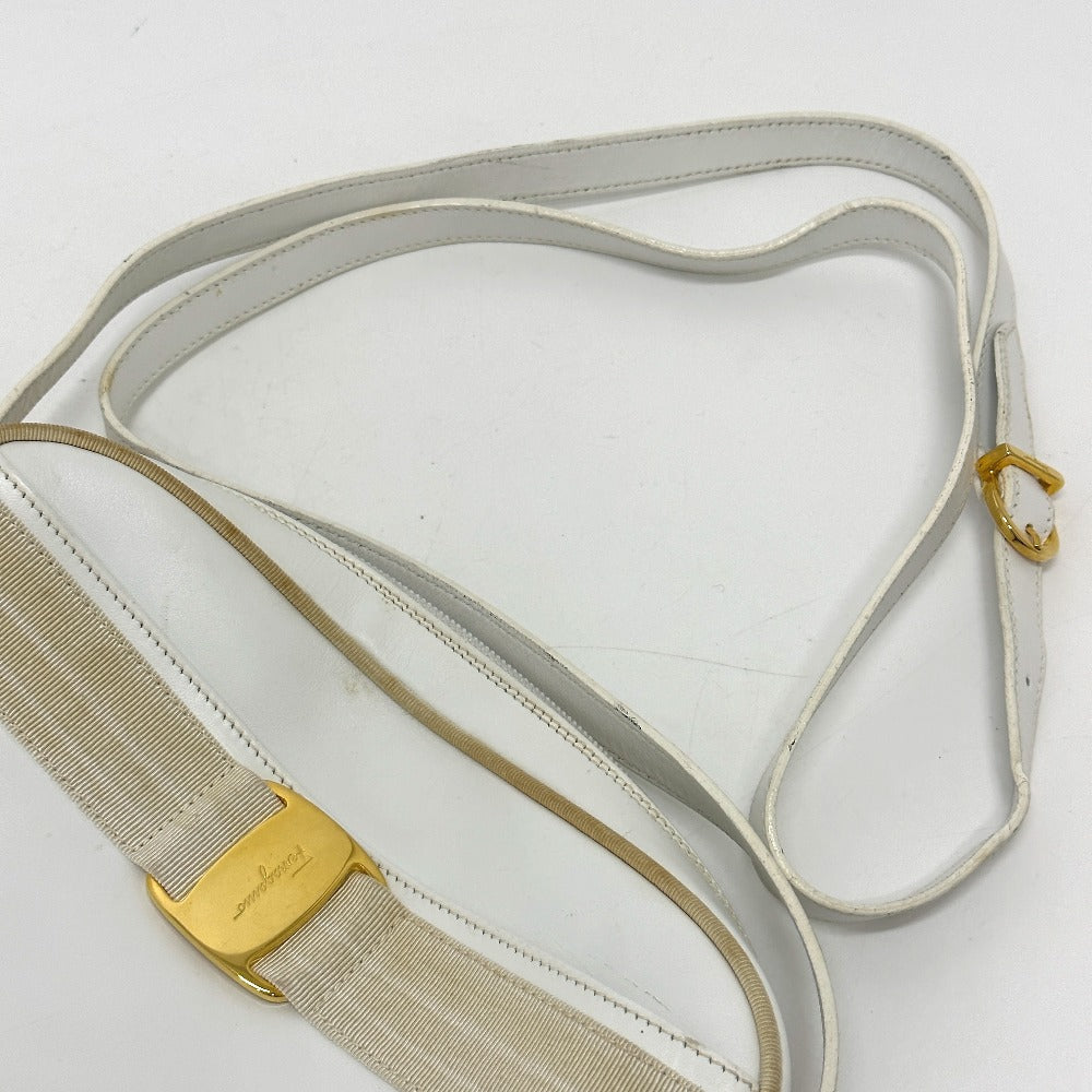 Salvatore Ferragamo BA214183 ヴァラ リボン ショルダーバッグ レザー レディース ホワイト
