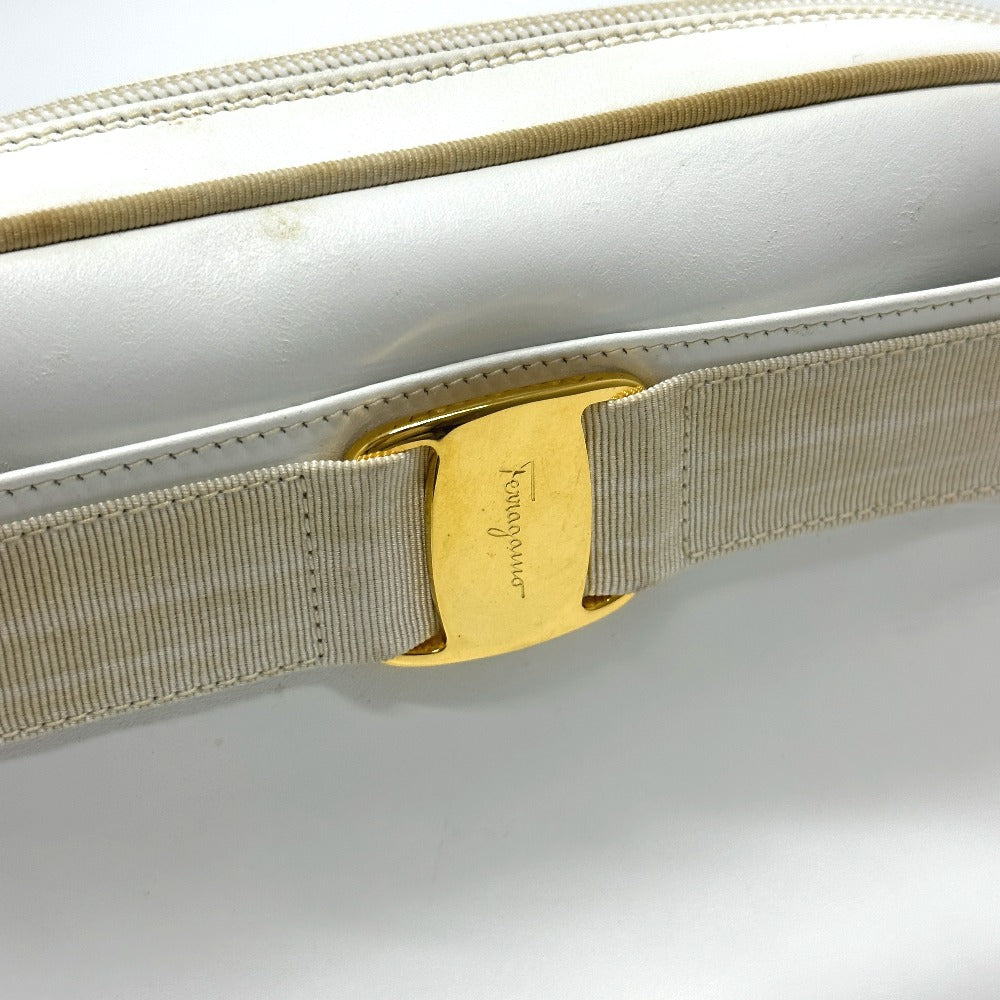 Salvatore Ferragamo BA214183 ヴァラ リボン ショルダーバッグ レザー レディース ホワイト