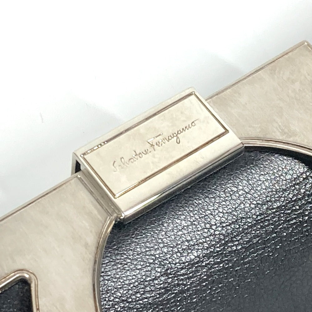 Salvatore Ferragamo Big Gancini Logo Pouch Bag Clutch Bag Kulit Unisex Hitam