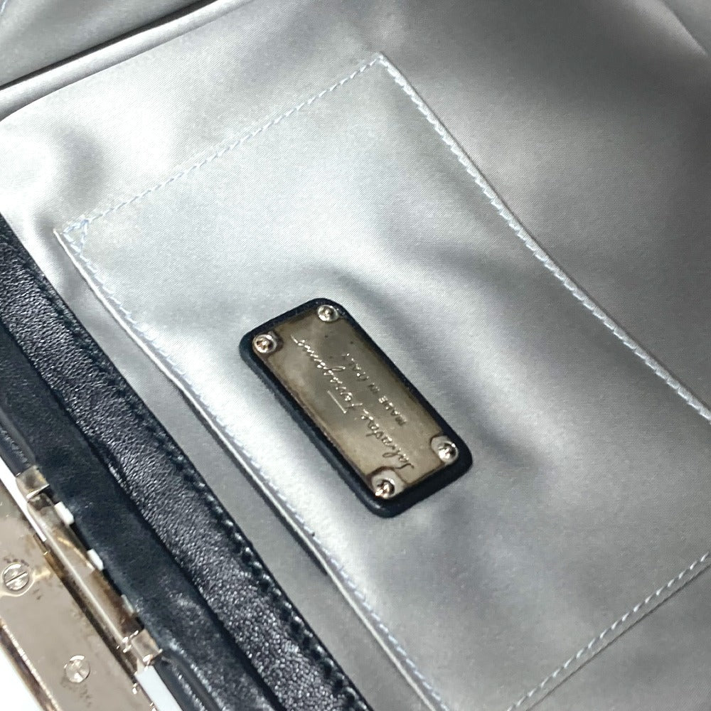 Salvatore Ferragamo Big Gancini Logo Pouch Bag Clutch Bag Kulit Unisex Hitam