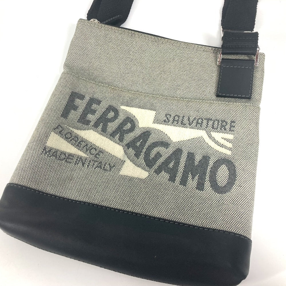 Salvatore Ferragamo ロゴ ポシェット カバン 斜め掛け ショルダーバッグ コーティングキャンバス ユニセックス グレー - brandshop-reference
