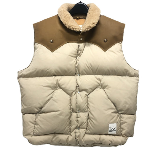 GD0117 Rocky Mountain × GDC Collabo Christy Vest ロッキーマウンテン × GDCコラボ クリスティ アパレル アウター ダウンベスト ナイロン メンズ ベージュ