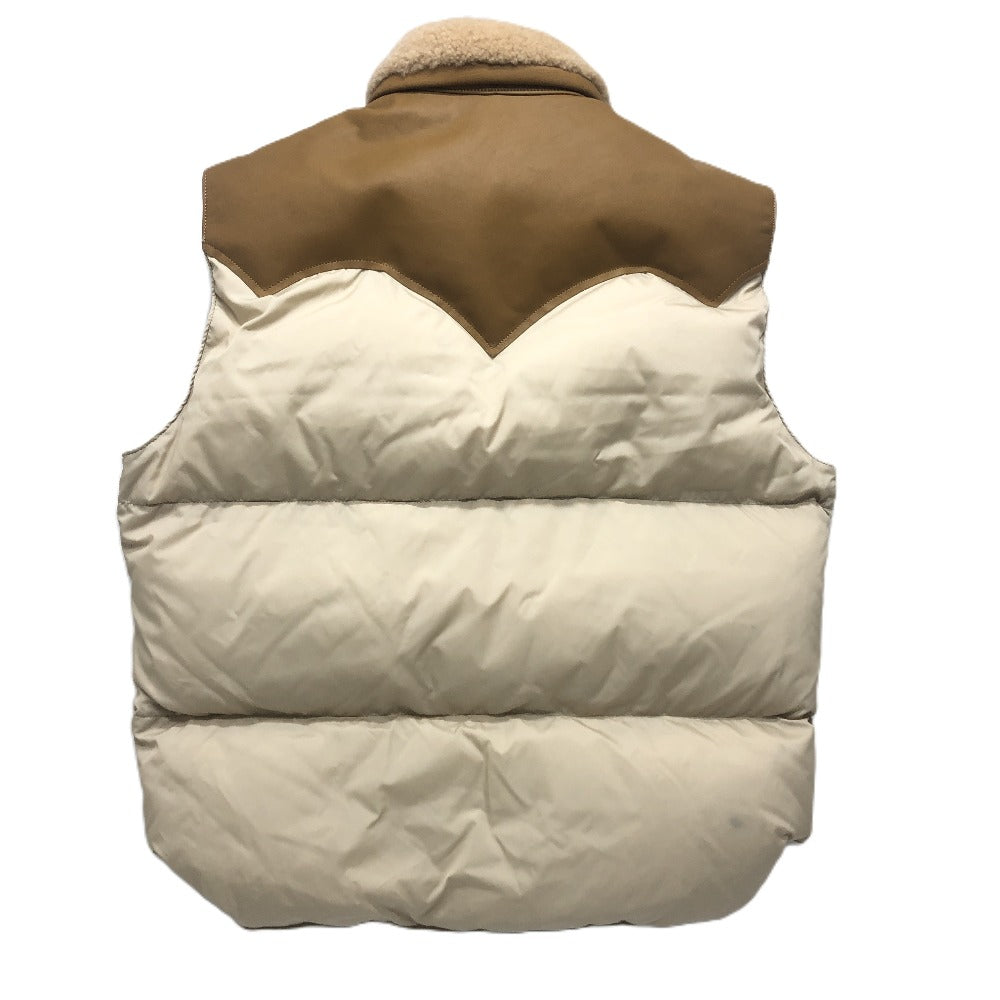 GD0117 Rocky Mountain × GDC Collabo Christy Vest ロッキーマウンテン × GDCコラボ クリスティ アパレル アウター ダウンベスト ナイロン メンズ ベージュ