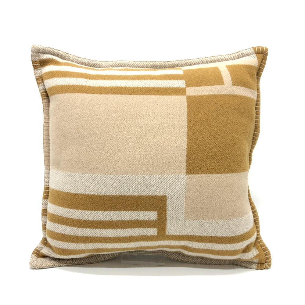 HERMES Itaq Cushion, Wool/Cashmere, Unisex, Beige