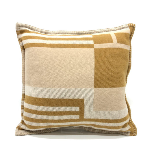 HERMES Itaq Cushion, Wool/Cashmere, Unisex, Beige