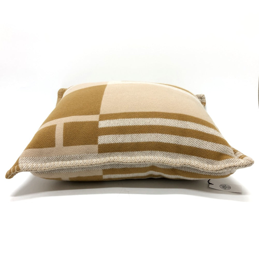 HERMES Itaq Cushion, Wool/Cashmere, Unisex, Beige