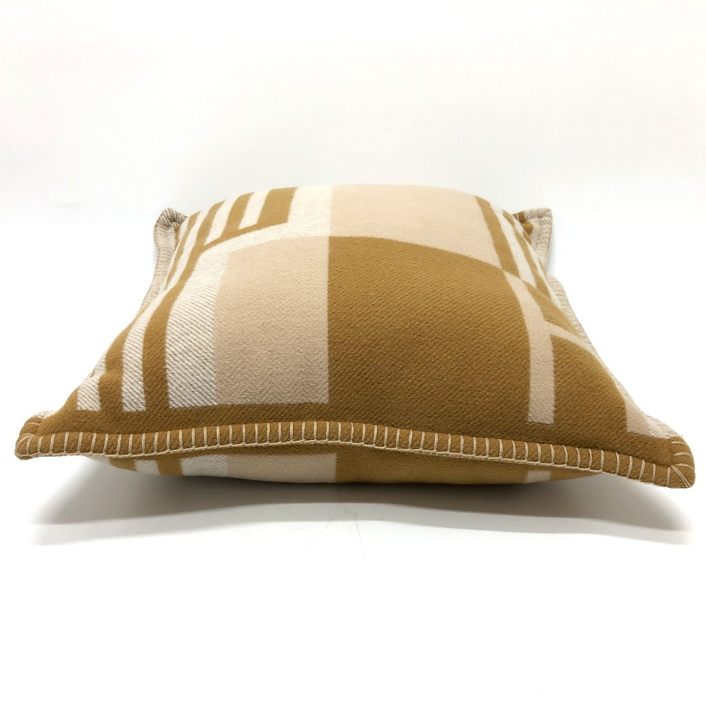 HERMES Itaq Cushion, Wool/Cashmere, Unisex, Beige