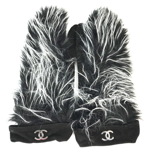 CHANEL Mitten-style CC Coco Mark Fur Nubuck Gloves for Women in Black