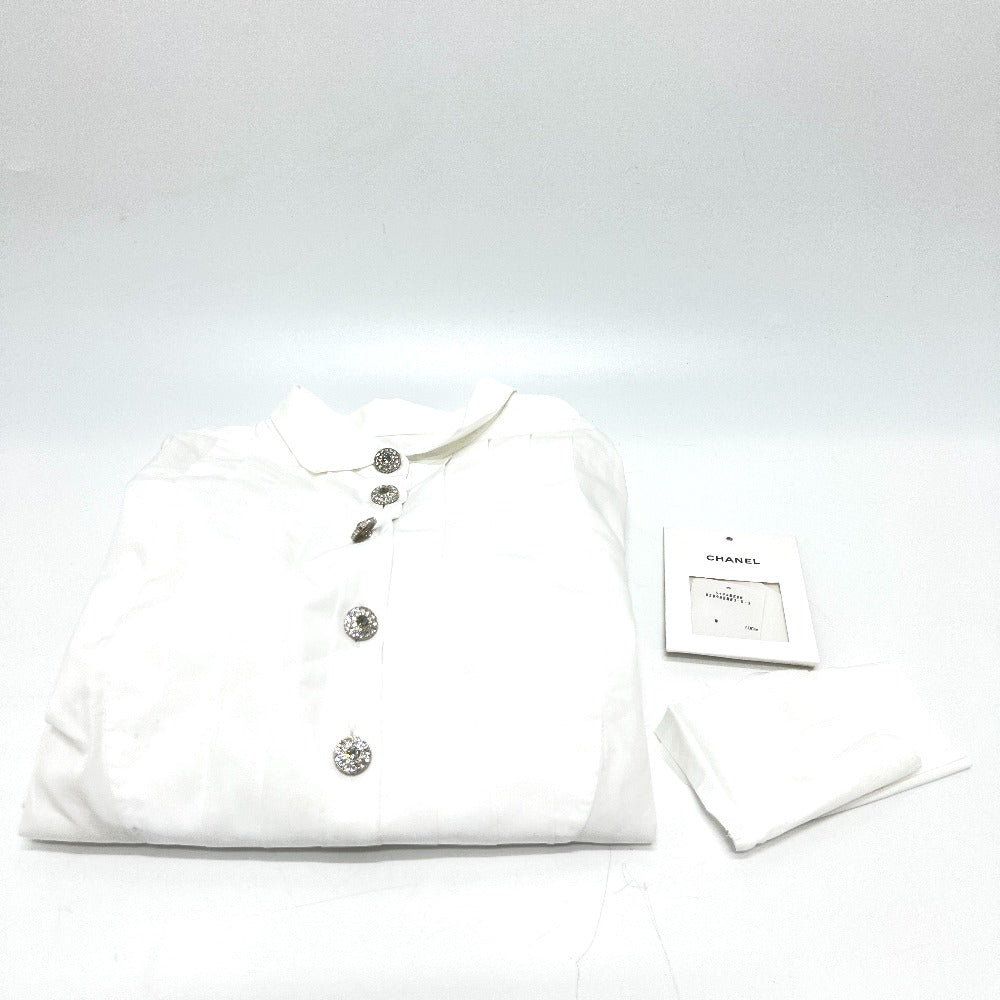 Chanel P59362 18a Button Rhinestone Button Ruffle Blouse Lengan Panjang Blaus Kapas Wanita Putih