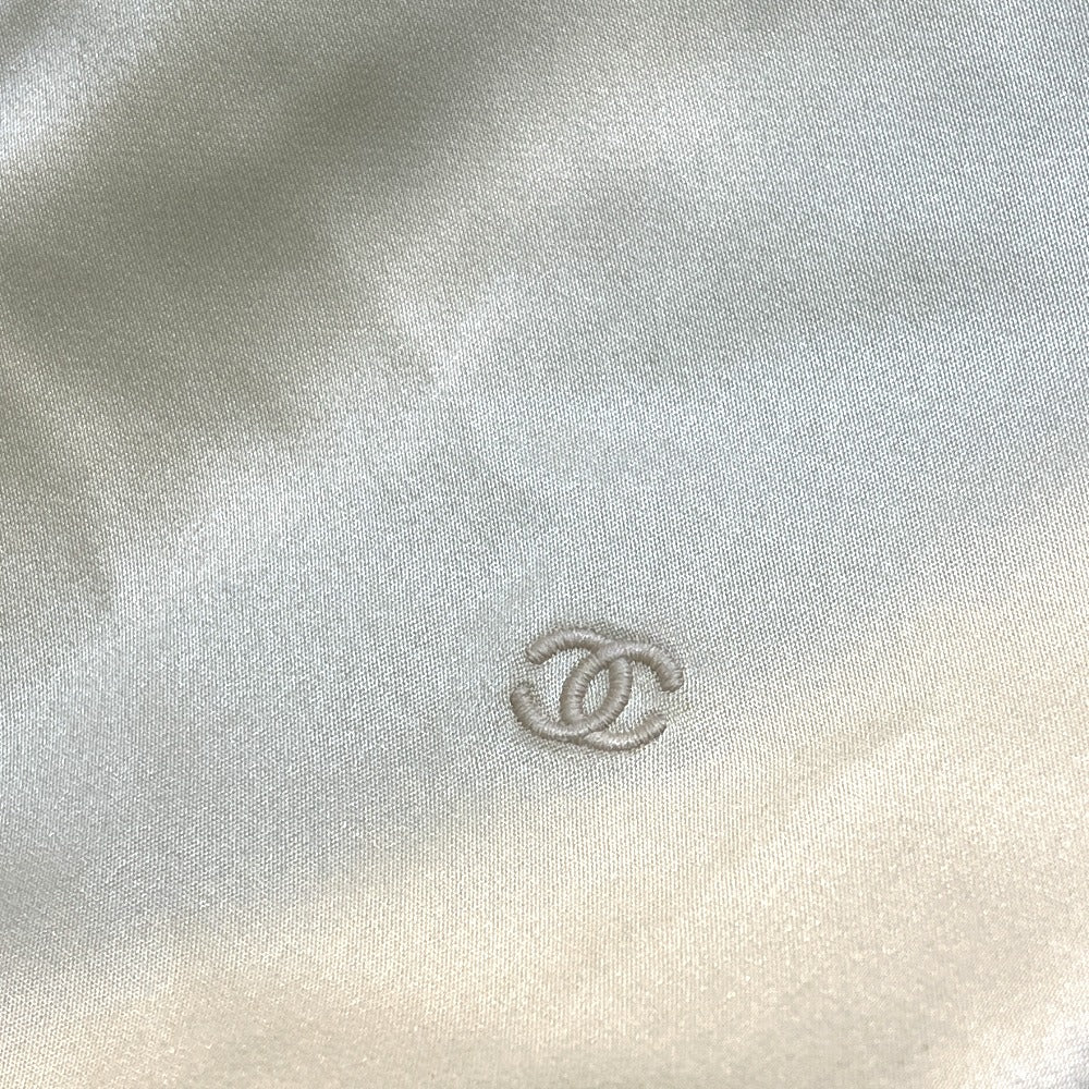 CHANEL P81926 Spring/Summer 2026 Short-sleeved top apparel tops short sleeves Short sleeve shirt Silk satin White sugar White Used