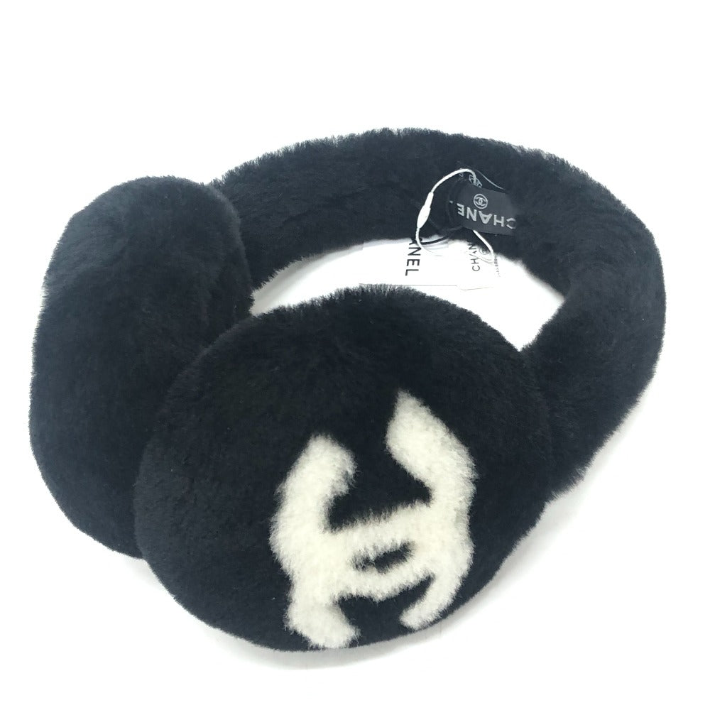 CHANEL CC Mark Fashion accessories, winter clothing, earmuffs, fur Earmuff Mouton Black/White Used