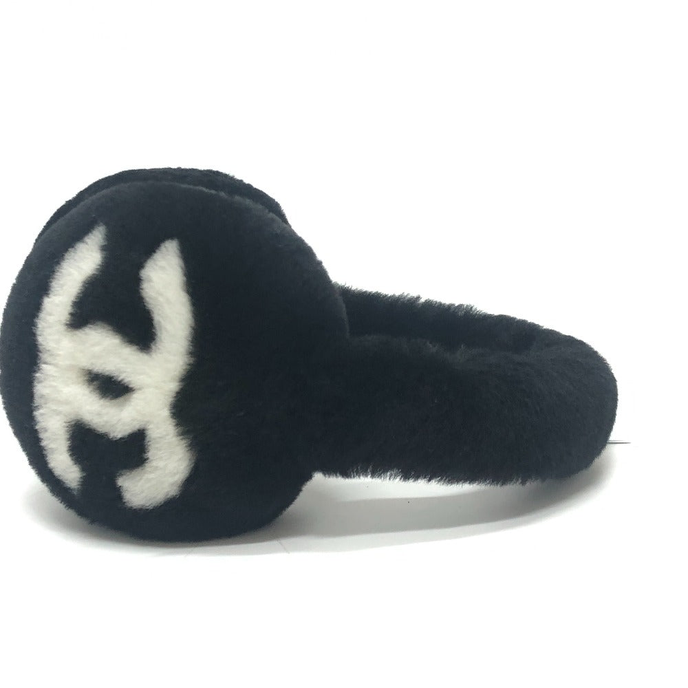 CHANEL CC Mark Fashion accessories, winter clothing, earmuffs, fur Earmuff Mouton Black/White Used