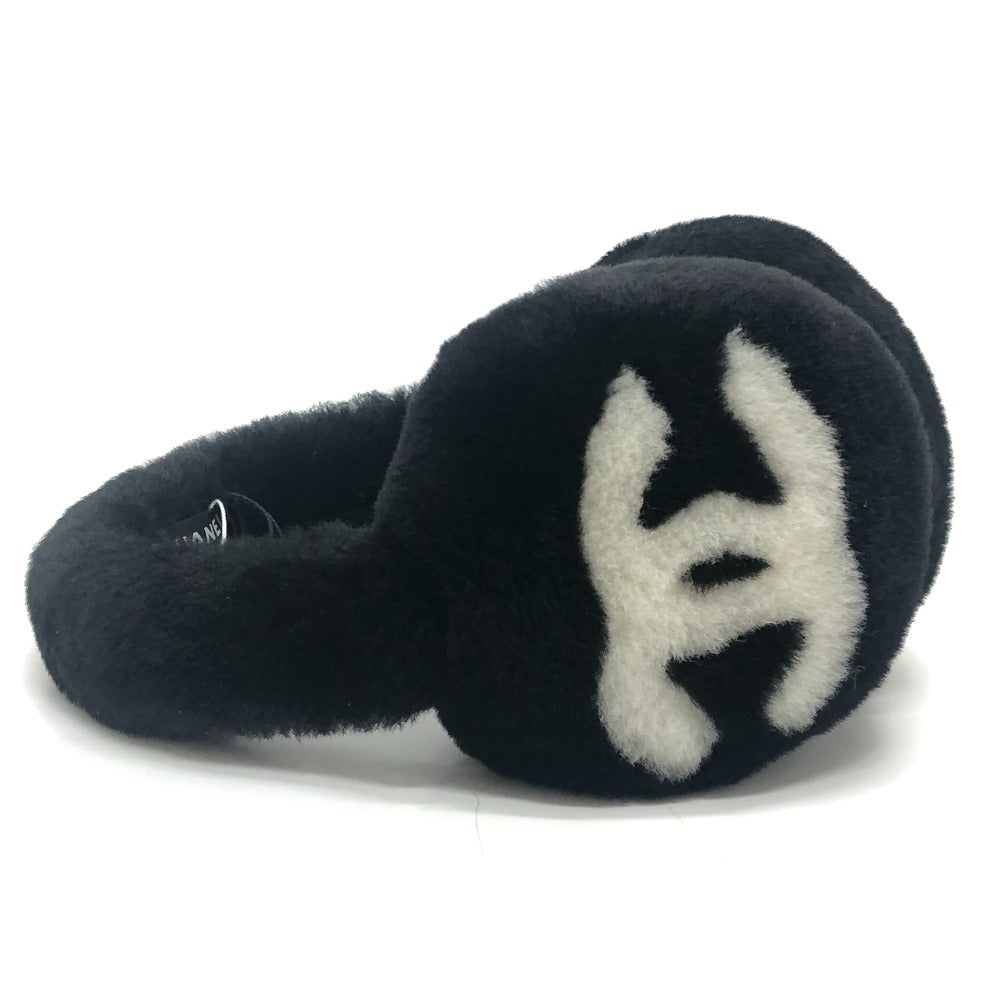 CHANEL CC Mark Fashion accessories, winter clothing, earmuffs, fur Earmuff Mouton Black/White Used